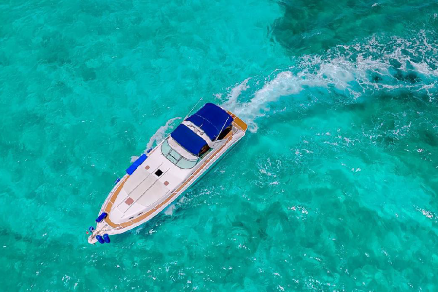 Imagen de Yate Rayo Cancun – Alquiler de Yate Privado Exclusivo para Grupos VIP