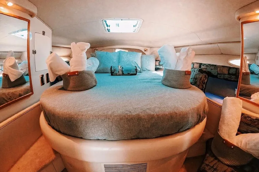 Imagen de Sea Ray Yul10 Cancun – Alquiler de Yate Privado para Grupos Exclusivos