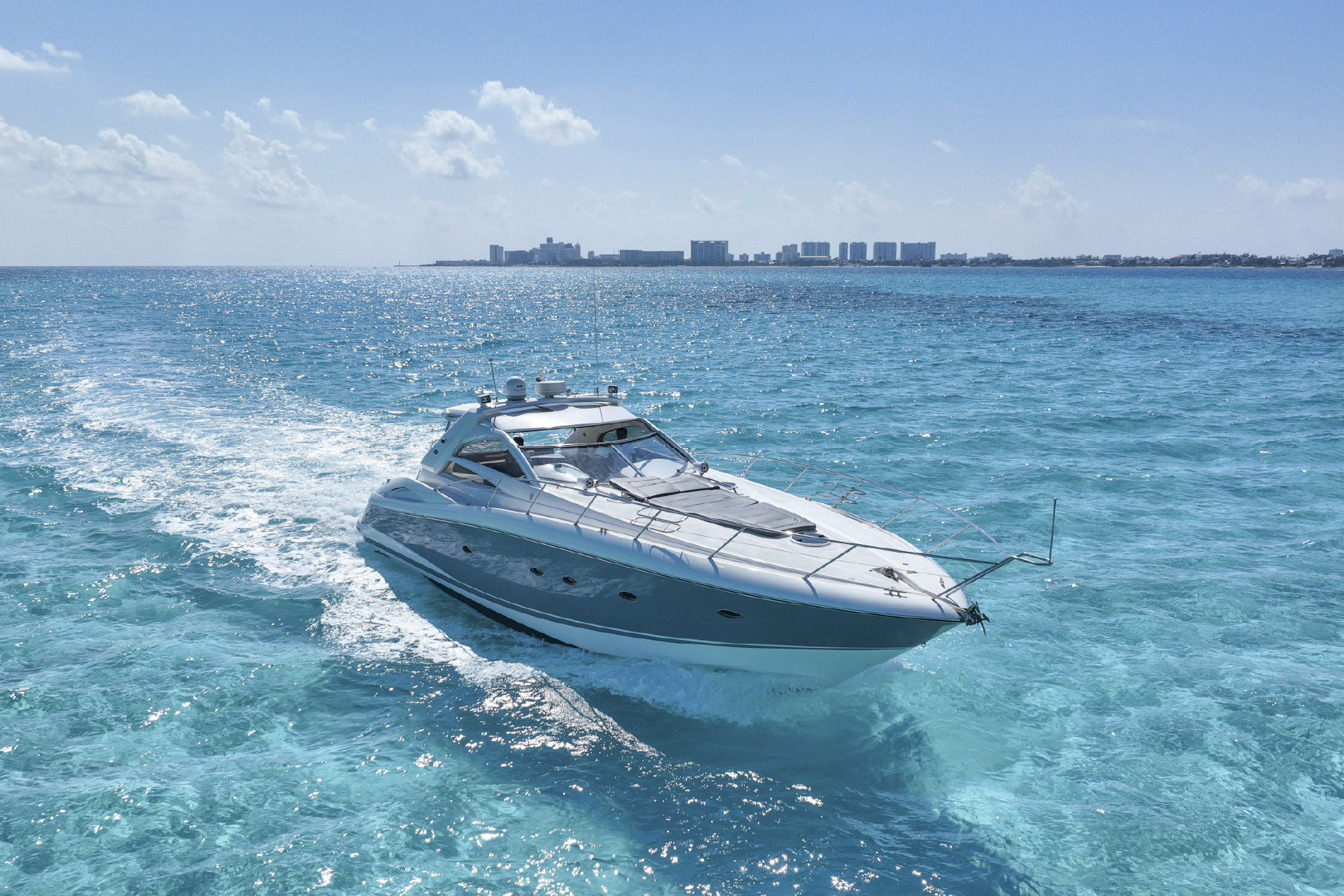 Imagen de  Experiencia VIP en Yate JOIA para Grupos Exclusivos en Cancún