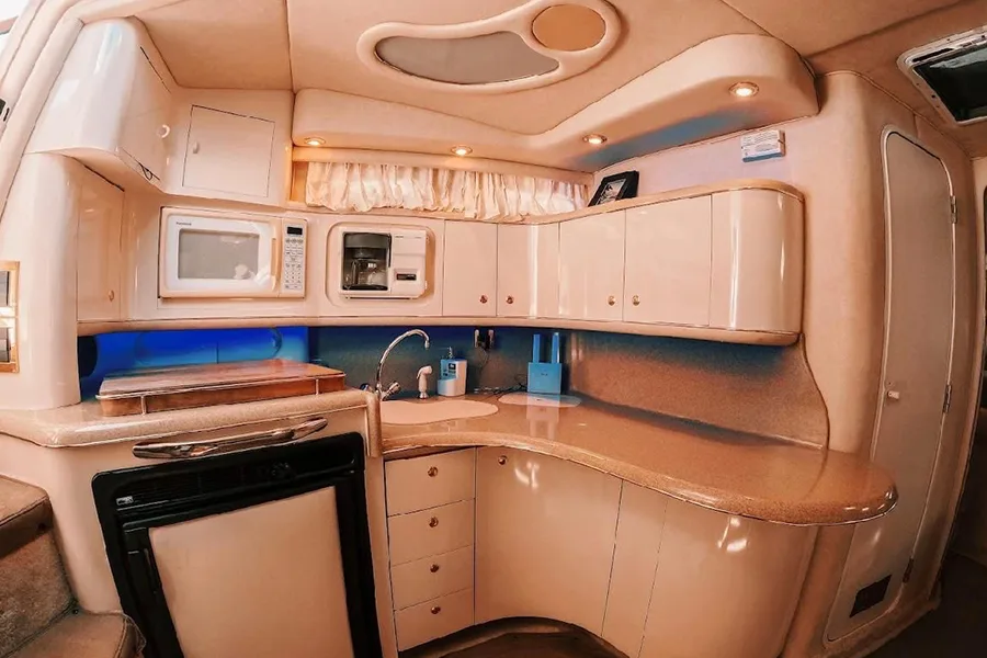 Imagen de  Sea Ray Yul10 Cancun – Alquiler de Yate Privado para Grupos Exclusivos