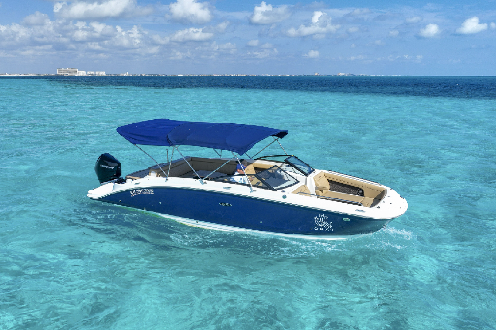 Imagen de  Yate Privado JOPA de Lujo para Grupos Exclusivos en Cancún