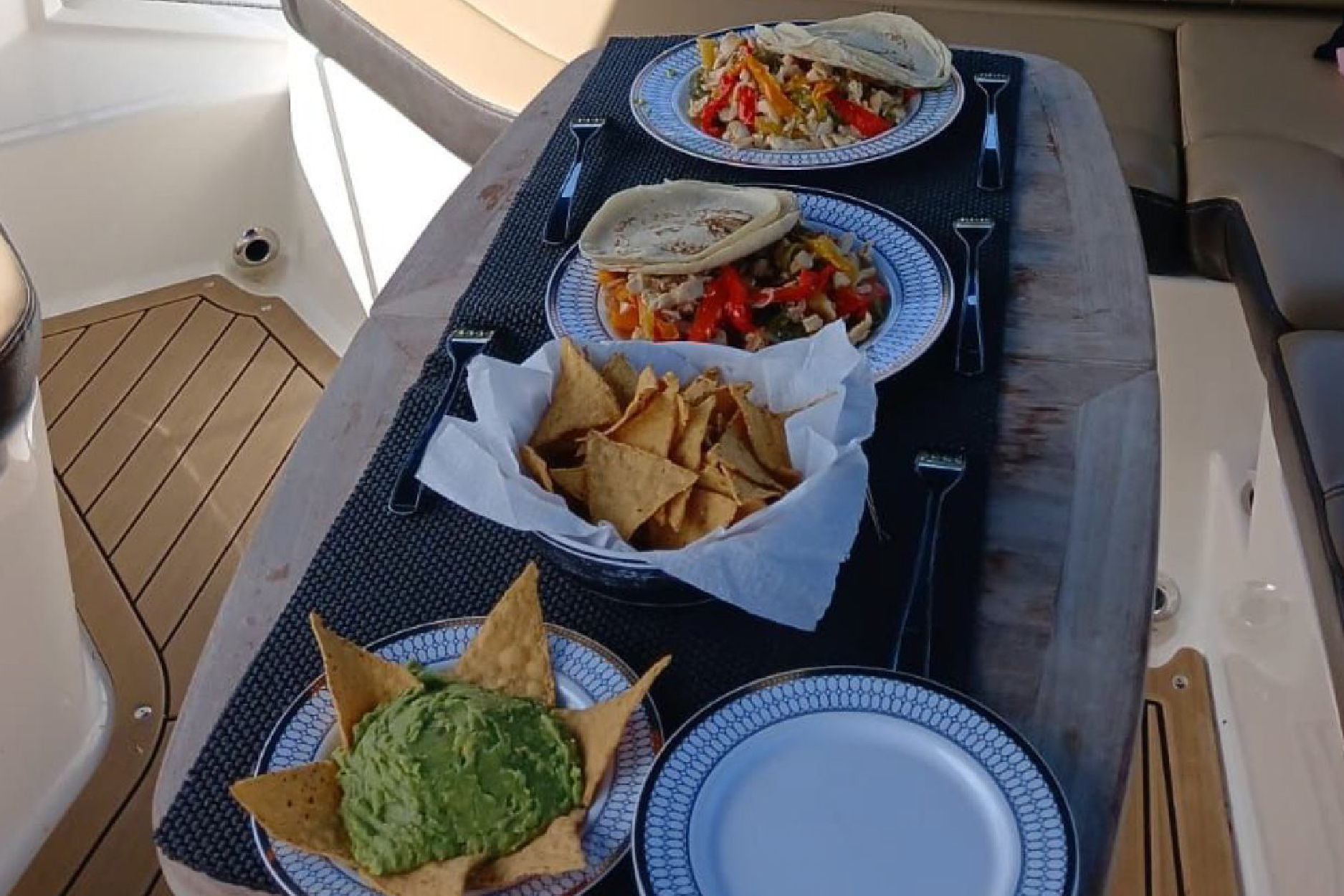 Imagen de  Yate Privado JOPA de Lujo para Grupos Exclusivos en Cancún