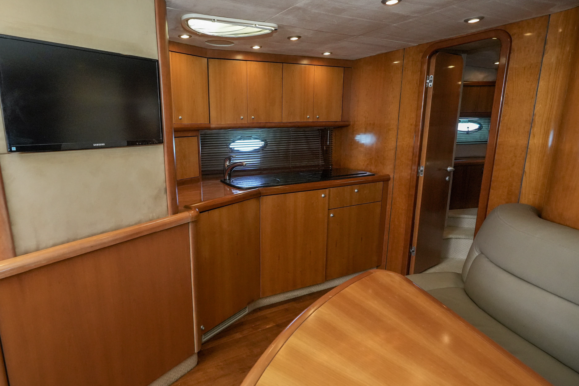 Imagen de  Experiencia VIP en Yate JOIA para Grupos Exclusivos en Cancún