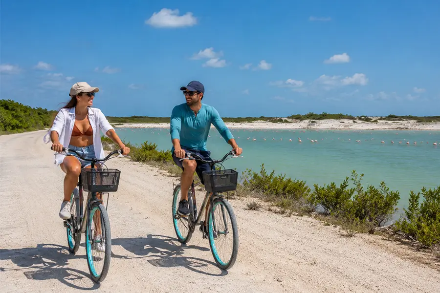 Imagen de  Las Coloradas y Rio Lagartos Tour desde Cancun: Descubre los Lagos Rosados y la Reserva de la Biosfera