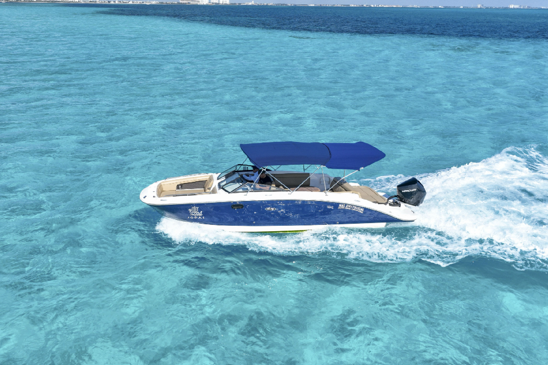 Imagen de  Yate Privado JOPA de Lujo para Grupos Exclusivos en Cancún