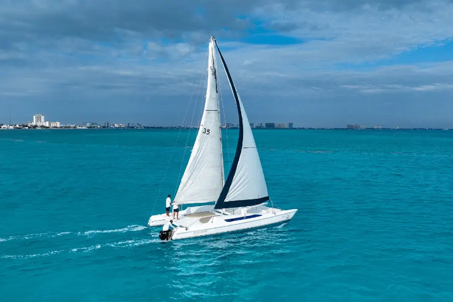 Private Catamaran Tour to Isla Mujeres