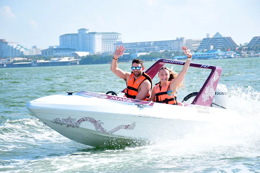 speedboat tour in Cancun