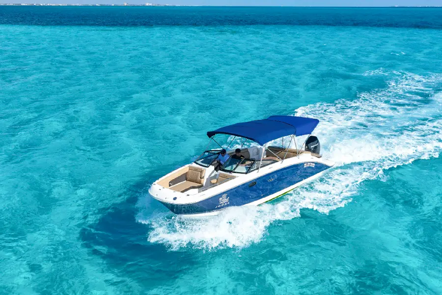 Yate JOPA privado en Cancún: Experiencia VIP exclusiva