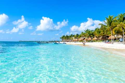 beach view of Isla Mujeres cancun activities