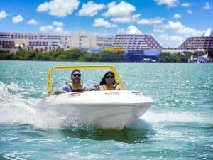 Speed boat tour in cancun