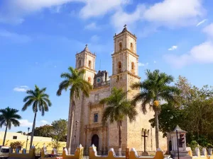 chichen itza tours valladolid visit town