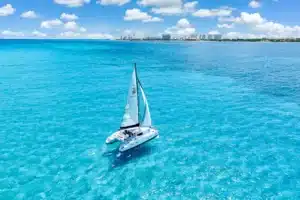 catamaran isla mujeres tour